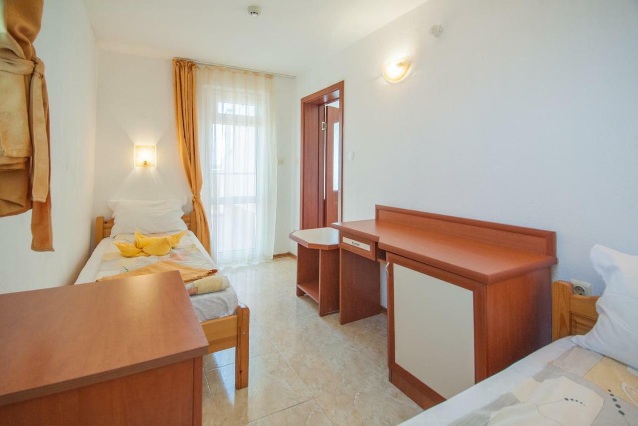 Stefanov 2 Hotel ロゼネッツ エクステリア 写真
