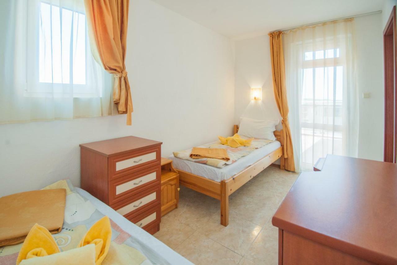 Stefanov 2 Hotel ロゼネッツ エクステリア 写真