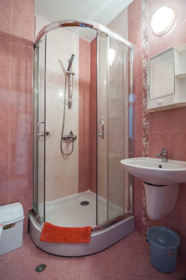 Stefanov 2 Hotel ロゼネッツ エクステリア 写真