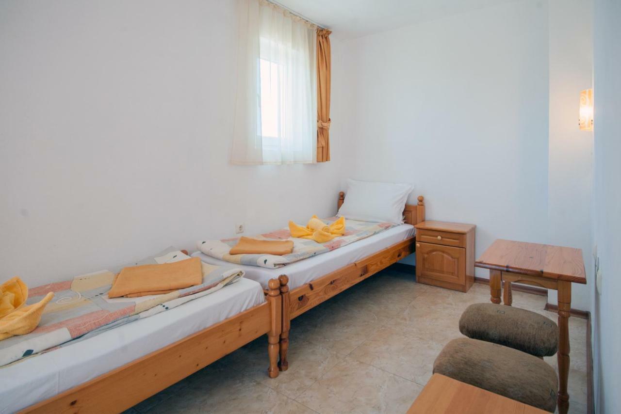 Stefanov 2 Hotel ロゼネッツ エクステリア 写真