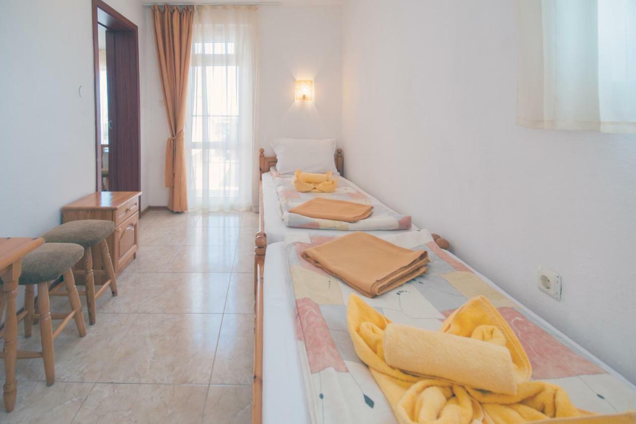 Stefanov 2 Hotel ロゼネッツ エクステリア 写真