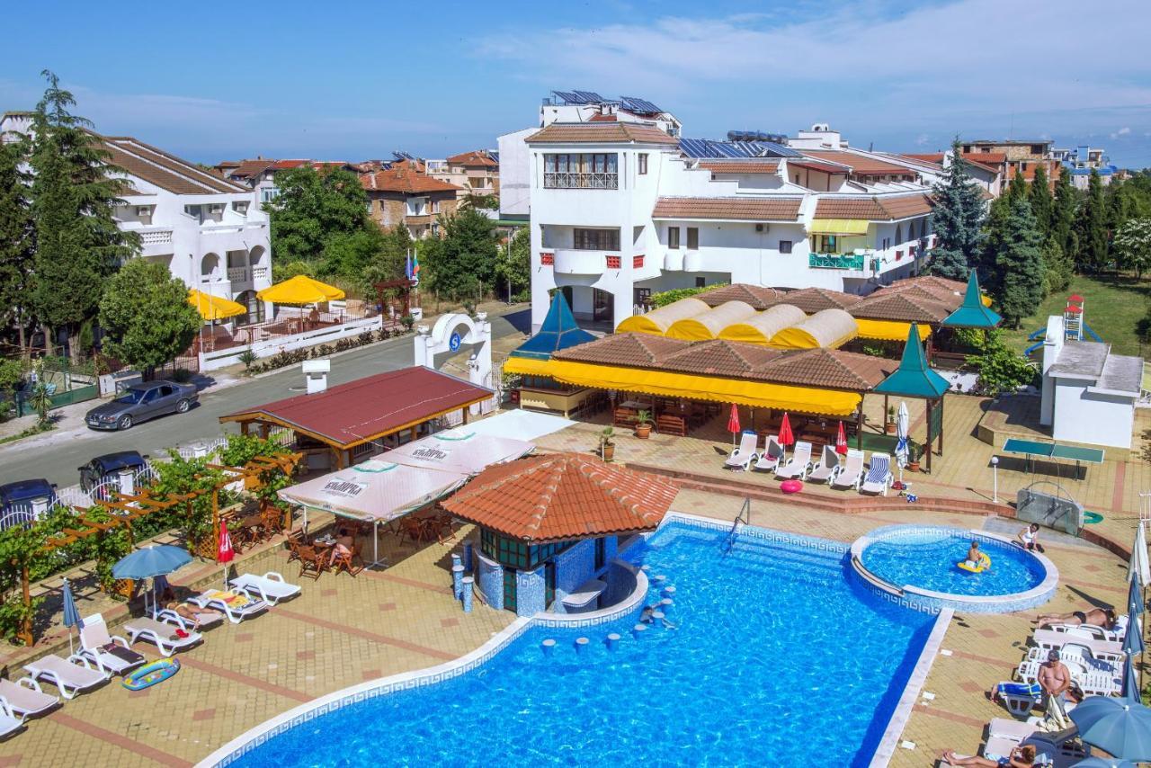 Stefanov 2 Hotel ロゼネッツ エクステリア 写真